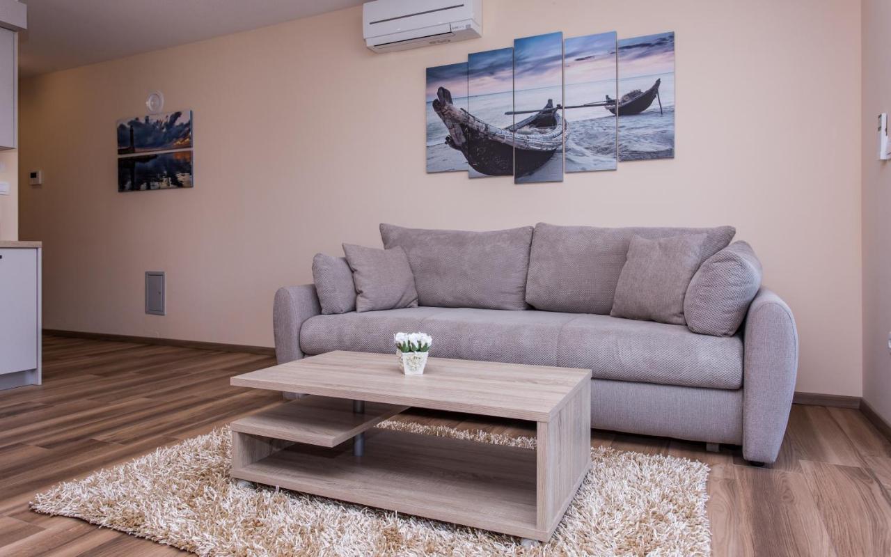Waterfront Apartments Pia - Marija Malinska Bagian luar foto